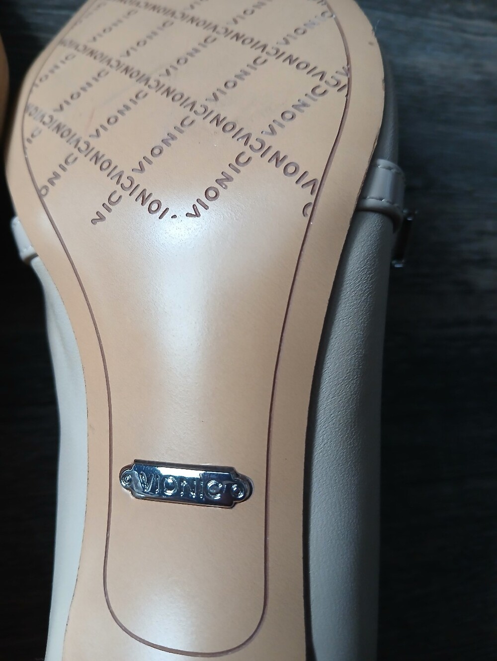 Vionic Cream Pointed Mary Jane Flats with Buckle Strap Size 7.5. - Picture 11 of 12